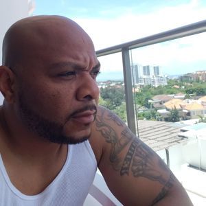 Meet your Posher, Derrick